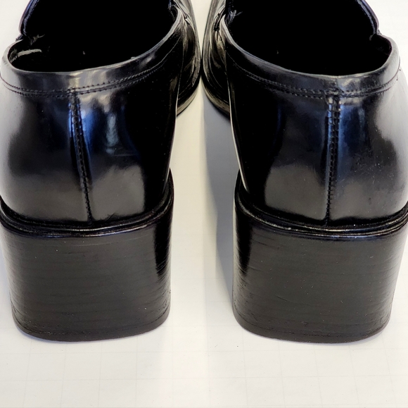 Gucci loafers size 7B - Picture 4 of 8